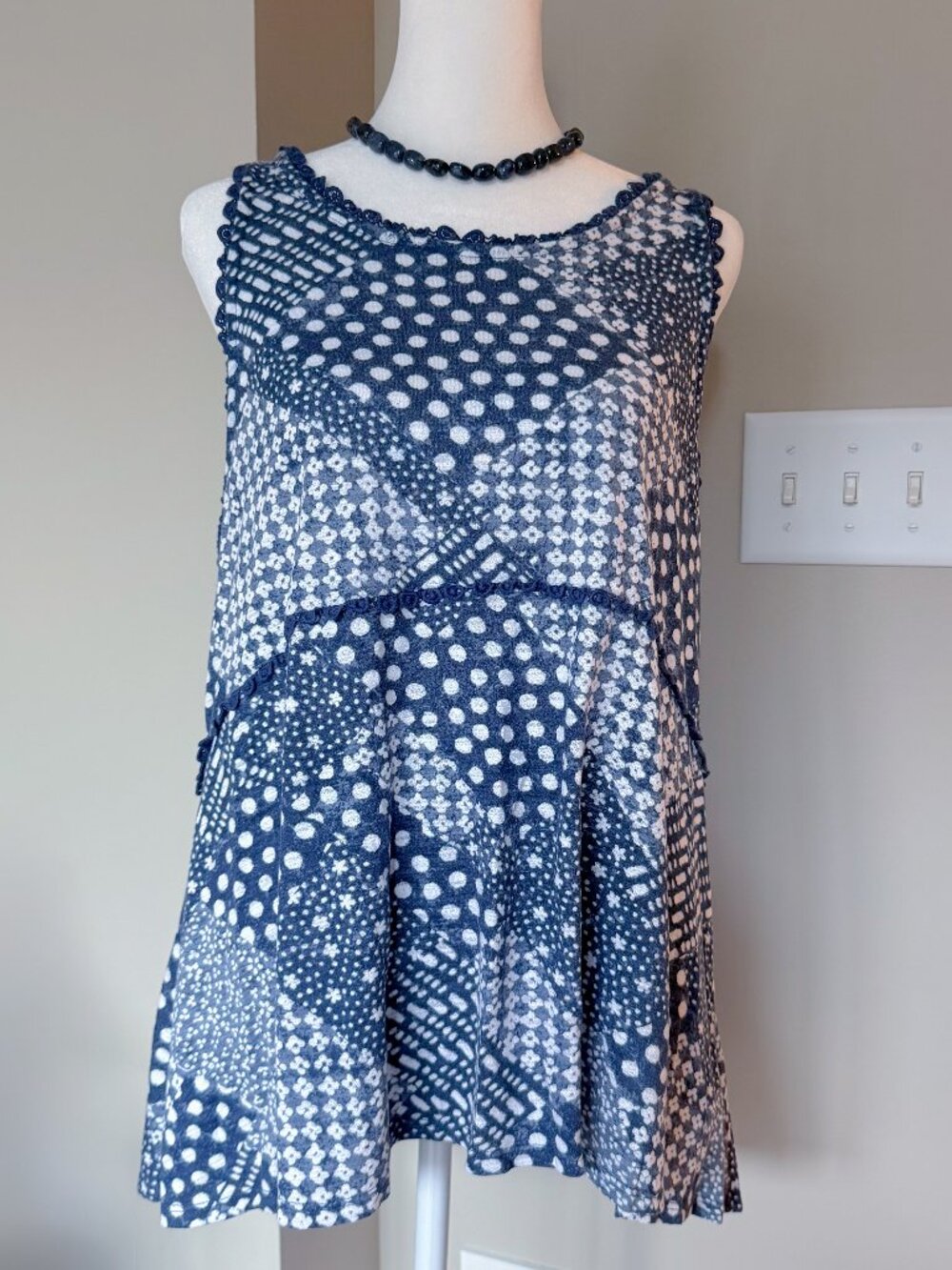 Lauren Conrad Navy & White Floral Crochet Tank - XL